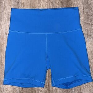 Lululemon 6” Wunder Train Shorts Size 8